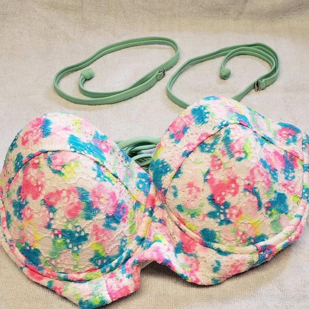 Bikini - Picture 5 of 8